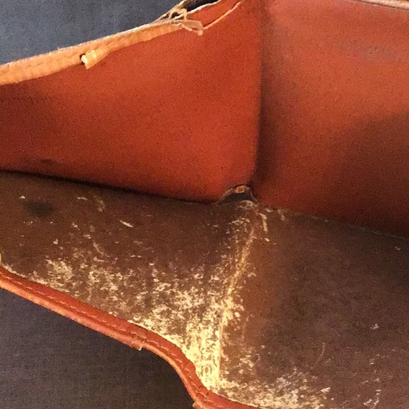 Louis Vuitton Brown Epi Wallet - Picture 12 of 16